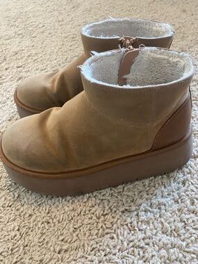 Wild Fable Tan Suede Platform Ankle Boots with Shearling Lining well loved sz 5